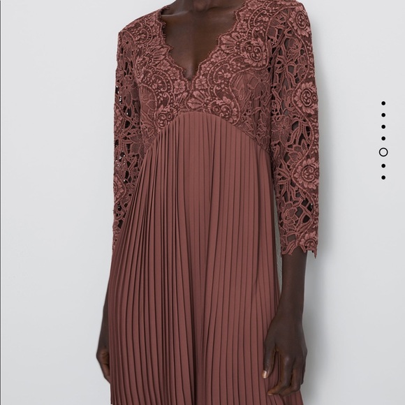 Zara pleated guipure  dress Bloggers favorite - Picture 6 of 9
